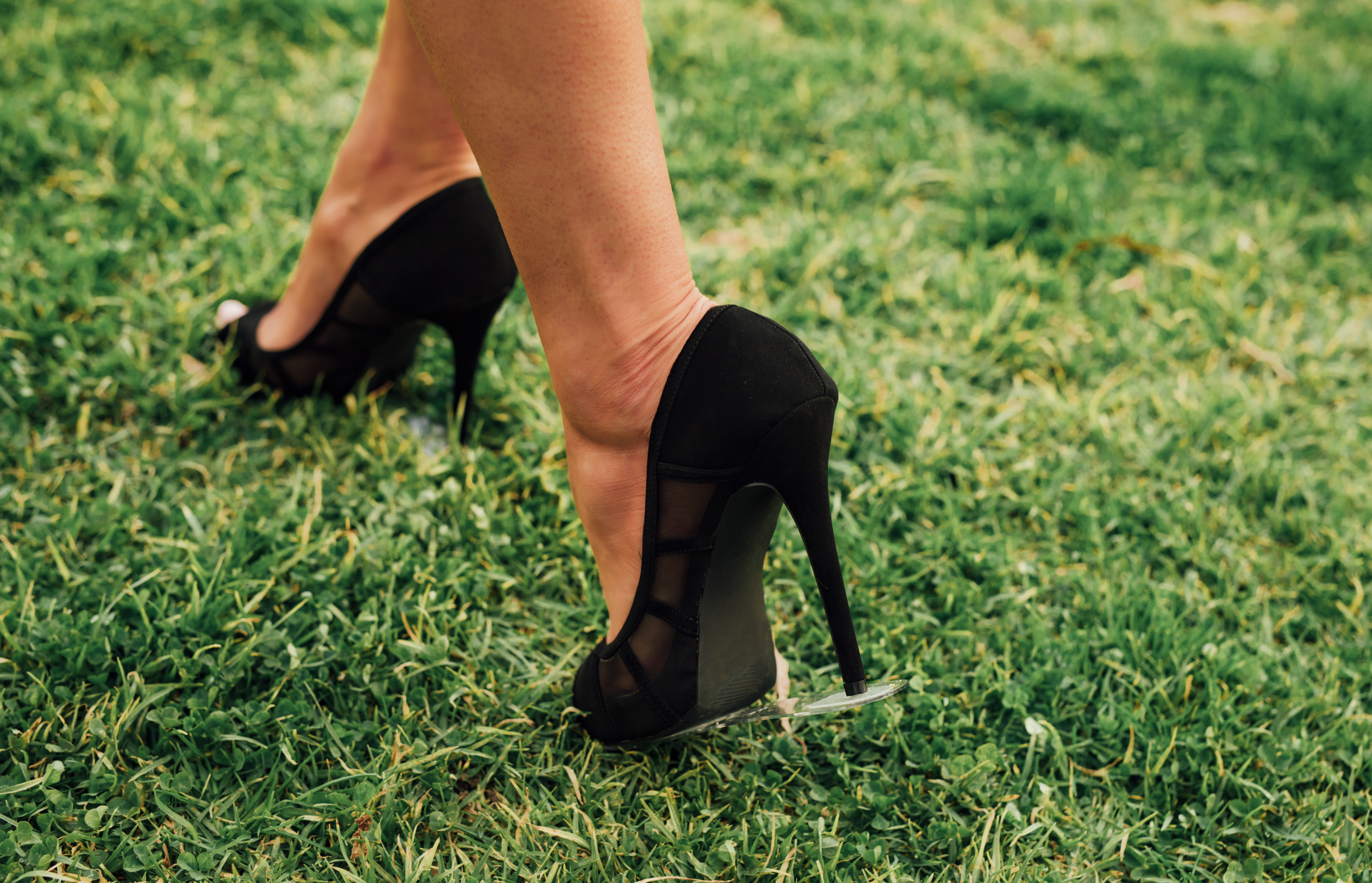 walk on grass in heels