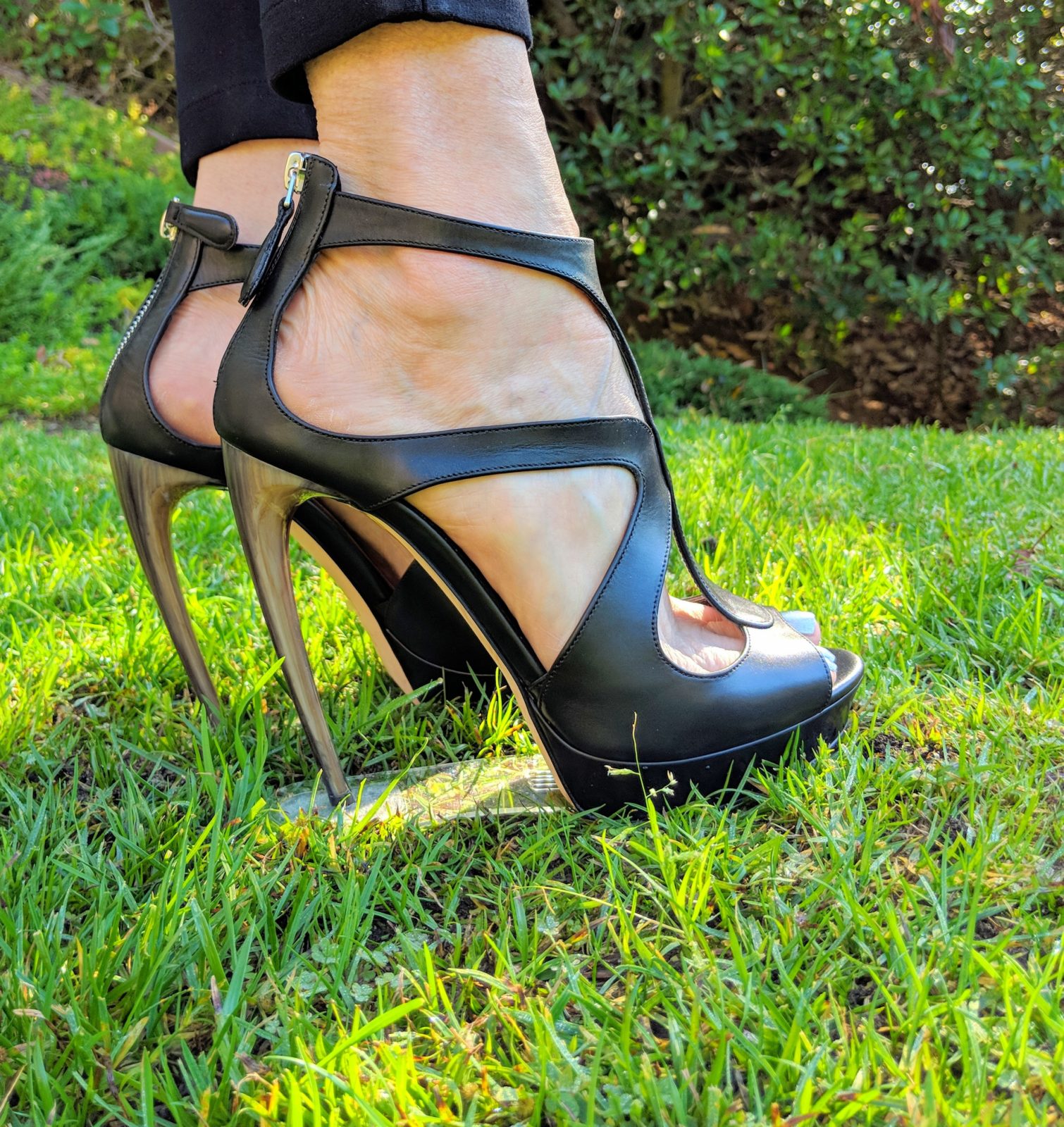 high heel support for grass